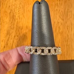Stunning Gold-Tone Chain Style Women's Ring with white Crystals. Size 7 1/2